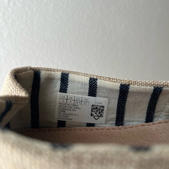 TOMS Women Beige Slip-On Flats - Picture 5 of 7